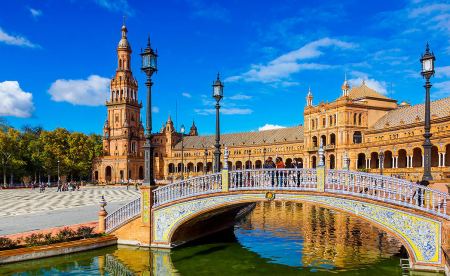 Какви са изискванията за пътуване до Испания?